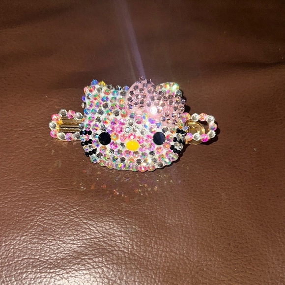 NWT Hello Kitty Rhinestone Hair Clip - Multicolor - Picture 1 of 7